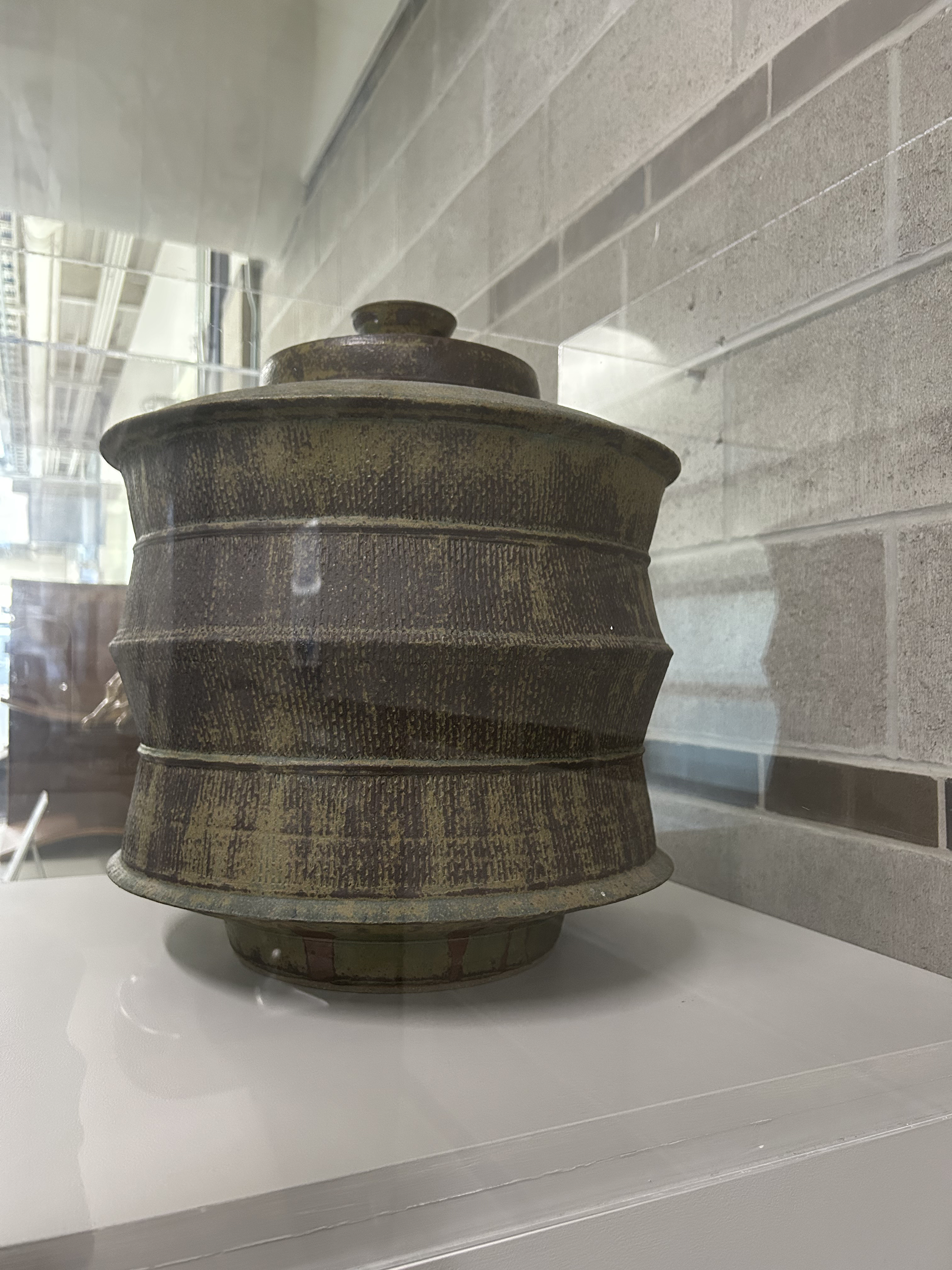 This object has a ceramic material. The Craft and Design (Ceramics) program is associated with it.